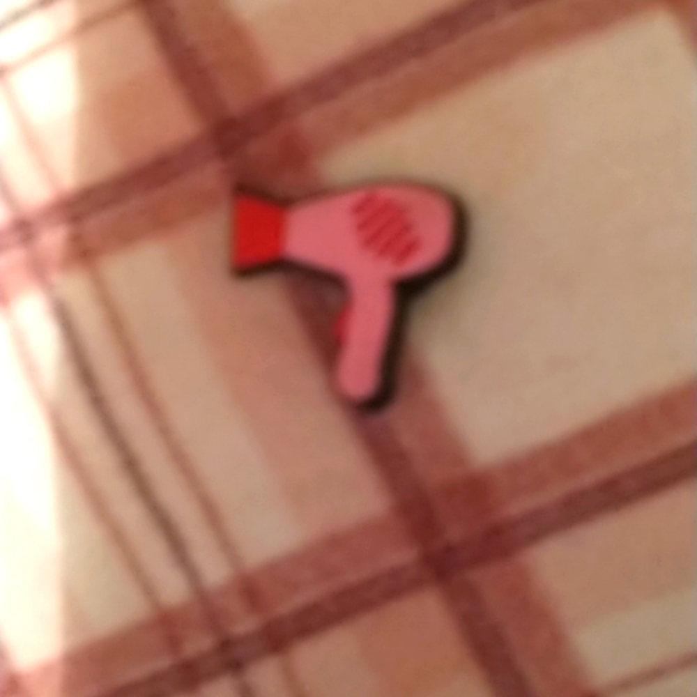 Cute girly hair blow dryer croc charm!!